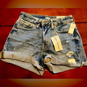Old Navy O.G. Short. Blue Jean shorts 3’’ . Ripped style. Size 2 New w/ tags.